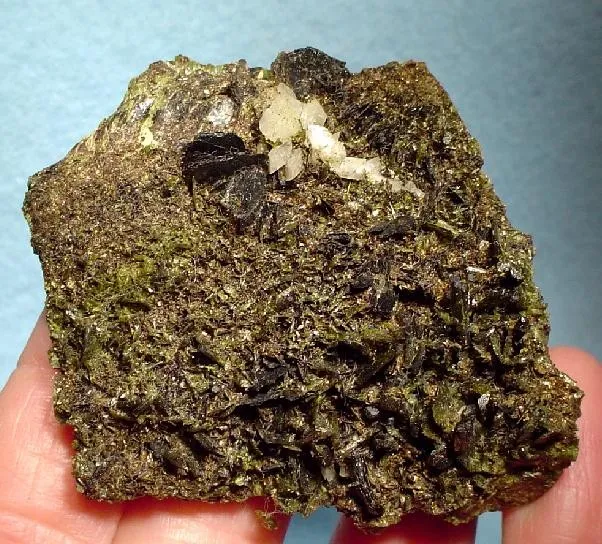 Stilpnomelane, Adularia, Epidote image