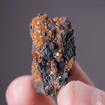 Stolzite