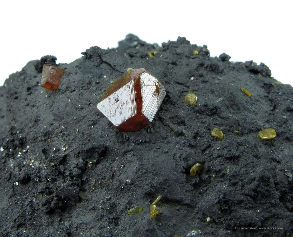 Stolzite With Raspite - image 4