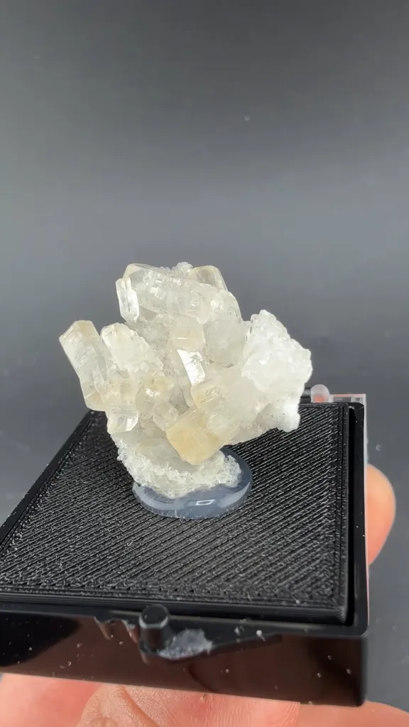 Strontianite - image 1