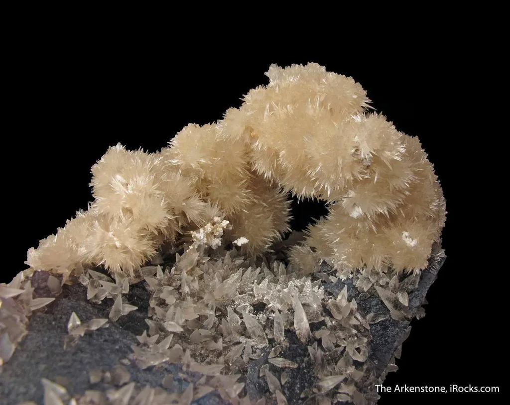 Strontianite and Calcite on Fluorite - image 4
