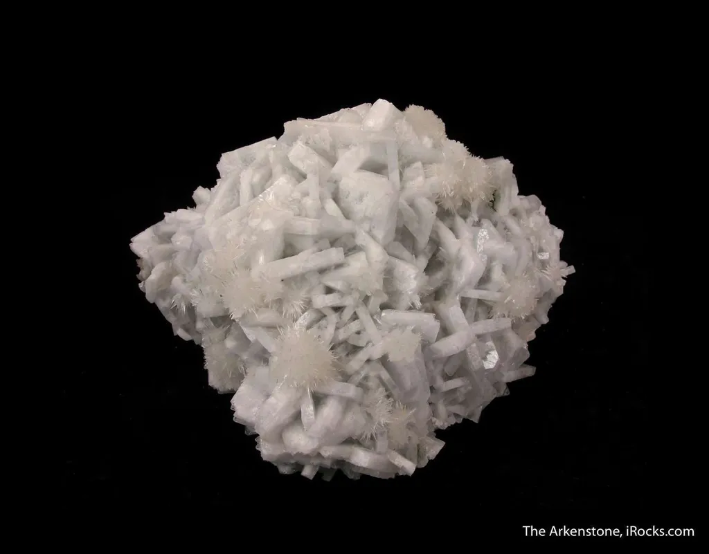 Strontianite (fl) on Baryte on Fluorite - image 2