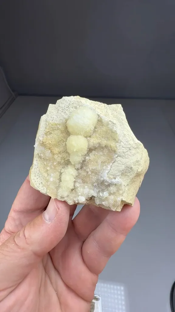 Strontianite with Calcite (820) - image 2