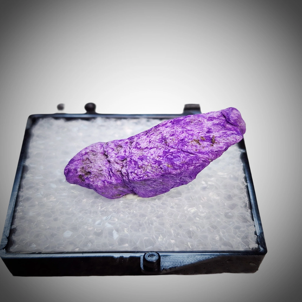 Sugilite from N'Chwaning III Mine, N'Chwaning Mines, Northern Cape, South Africa image