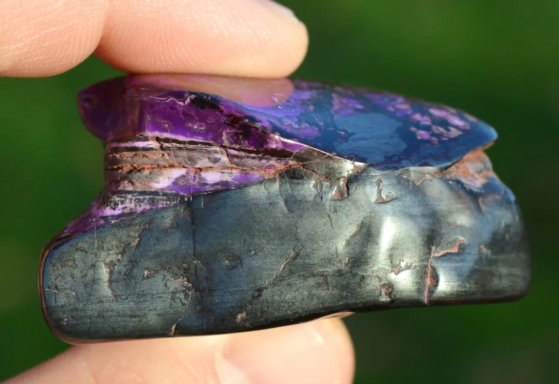 Sugilite & Hematite 138 grams - Wessels Mine, North Cape Province, South Africa - image 7