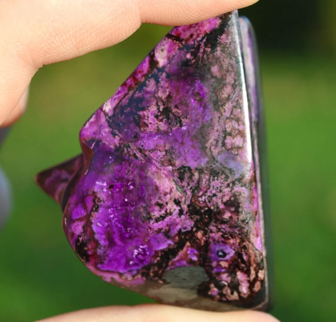 Sugilite & Hematite 138 grams - Wessels Mine, North Cape Province, South Africa - image 5