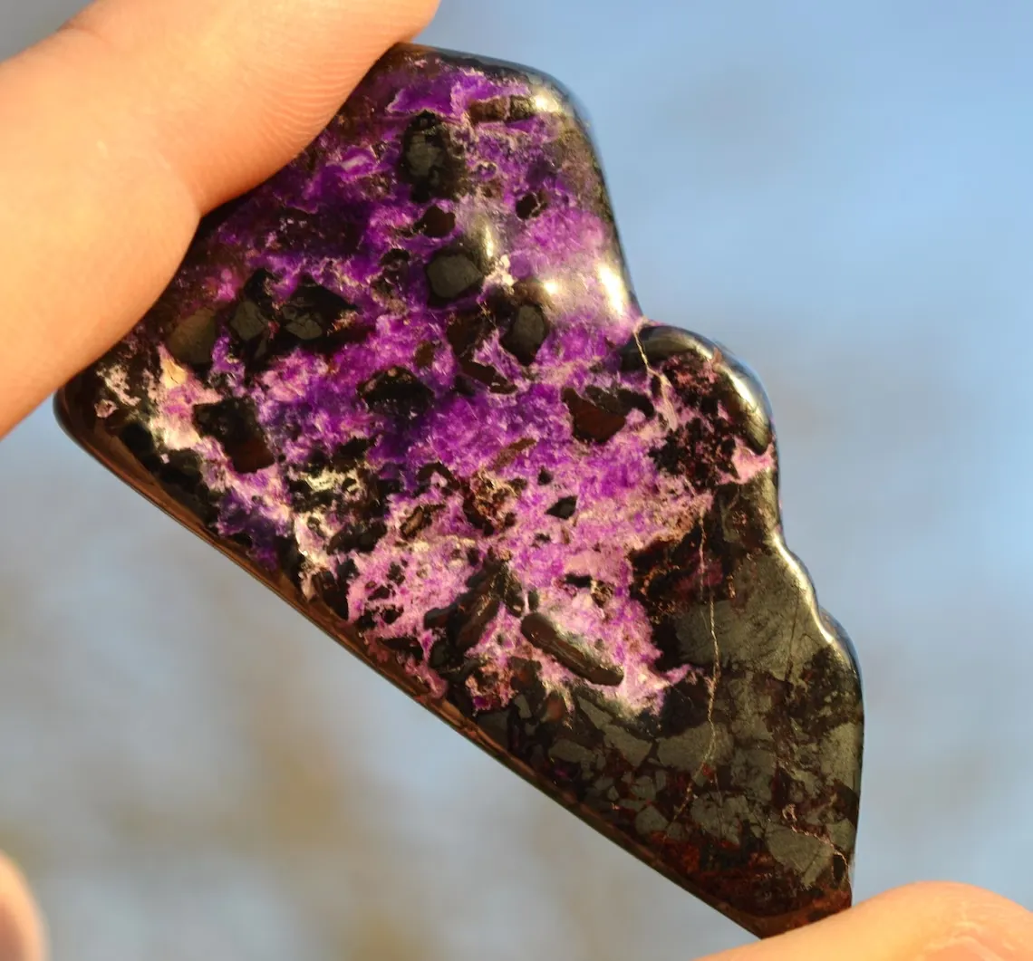 Sugilite & Hematite 48 grams - Wessels Mine, North Cape Province, South Africa - image 4