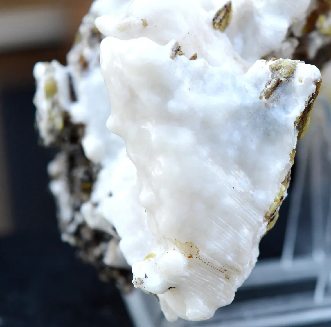 Sulfur & Calcite & Bitumen 1120 grams - Agrigento Province, Sicily, Italy - image 4