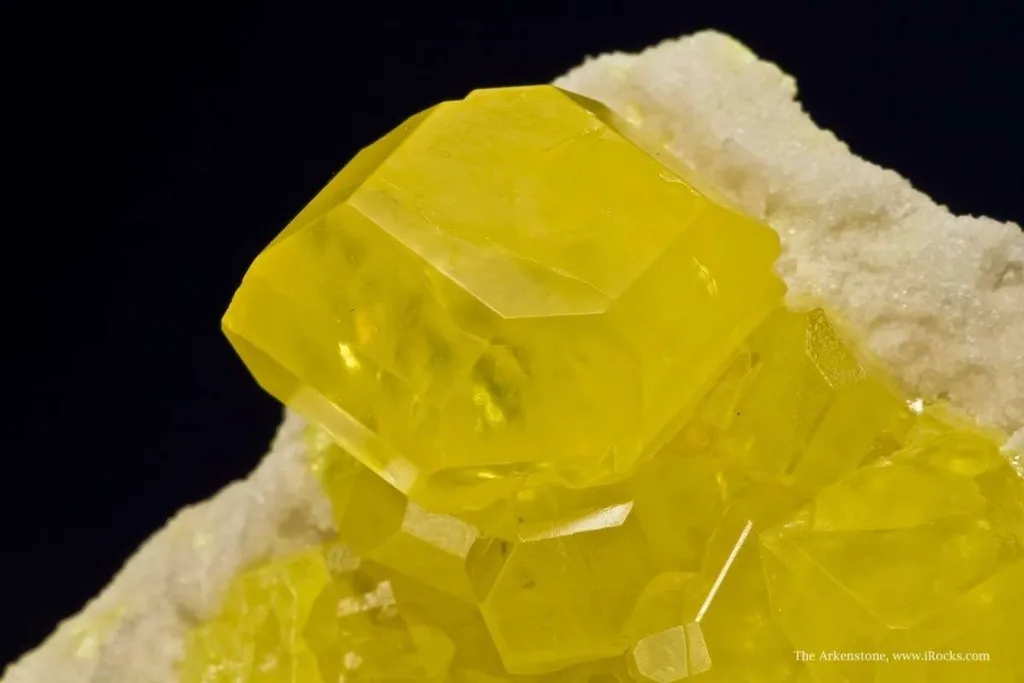 Sulfur on Aragonite - image 4