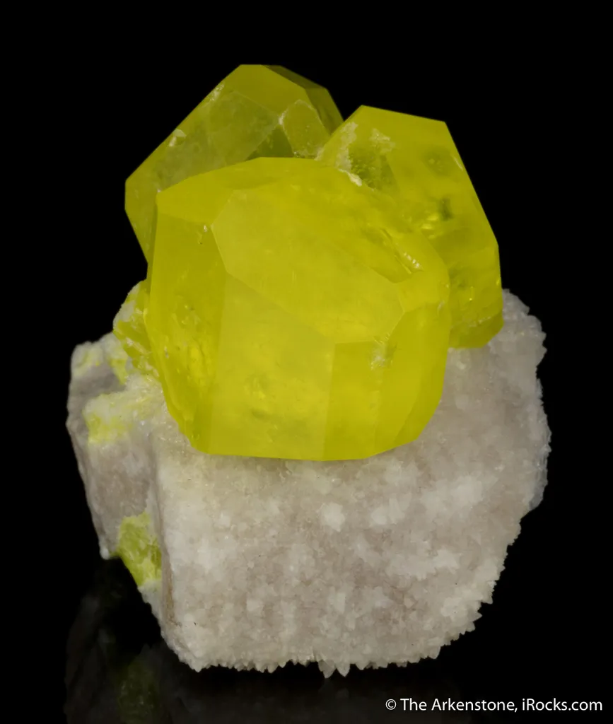 Sulfur on Aragonite - image 4