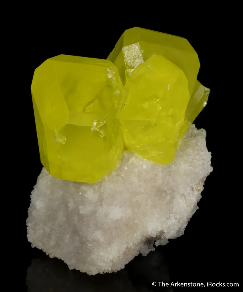 Sulfur on Aragonite - image 5