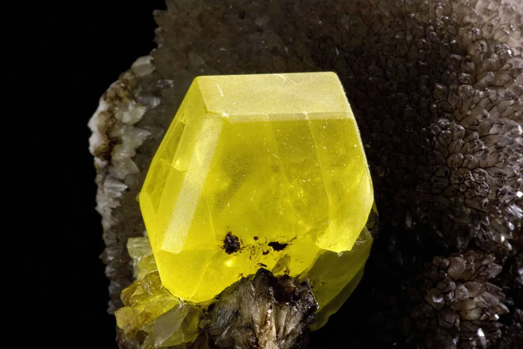 Sulfur on Calcite Ps. Aragonite - image 3