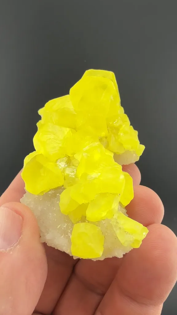 Sulfur with Celestine image