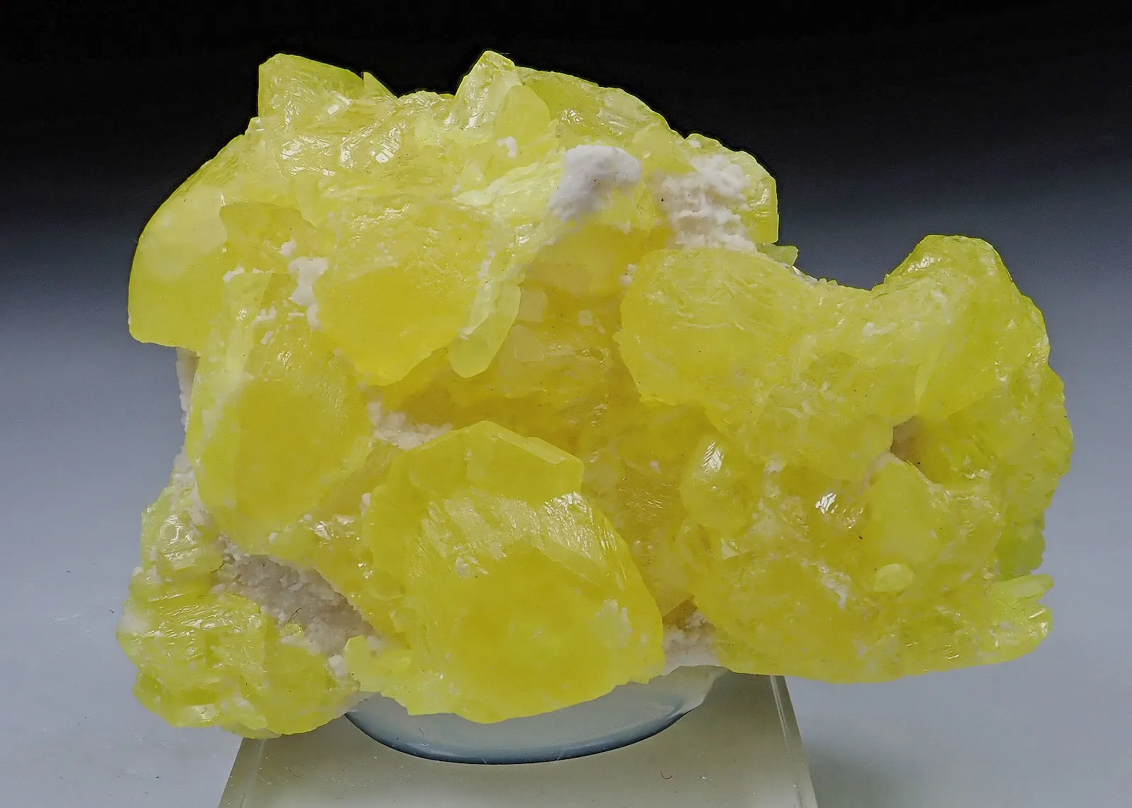 Sulphur with Aragonite - image 3