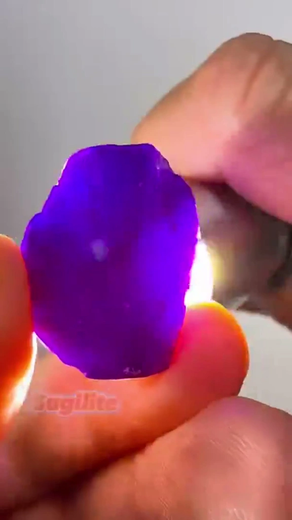 Super gem Sugilite - image 3