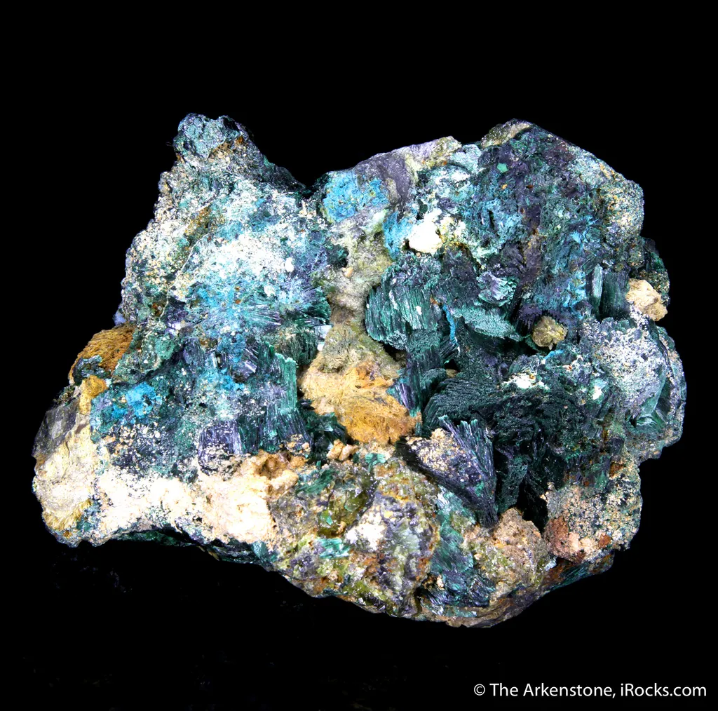 Szenicsite  (type locality) with Cuprian Powellite image