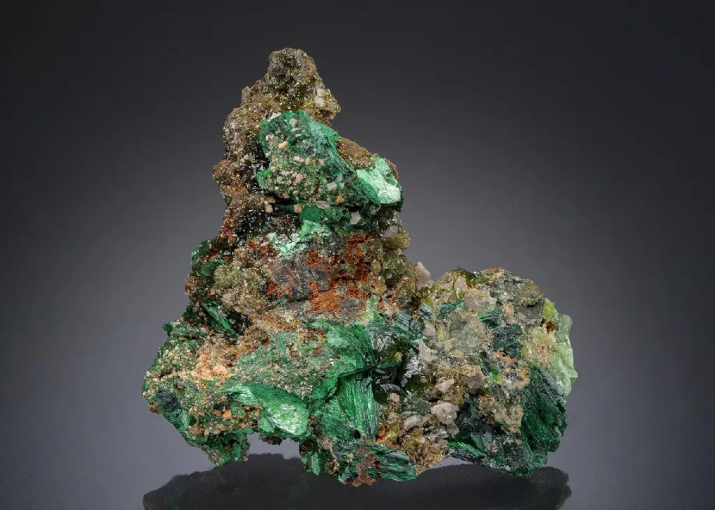 Szenicsite with Cuprian Powellite image