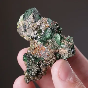 Szenicsite with Cuprian Powellite