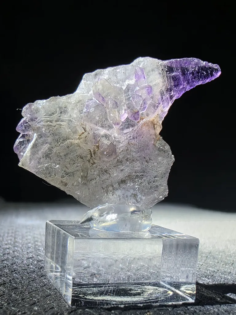 Tabular amethyst image