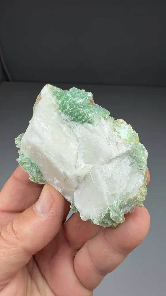 Talc with Dolomite - image 2