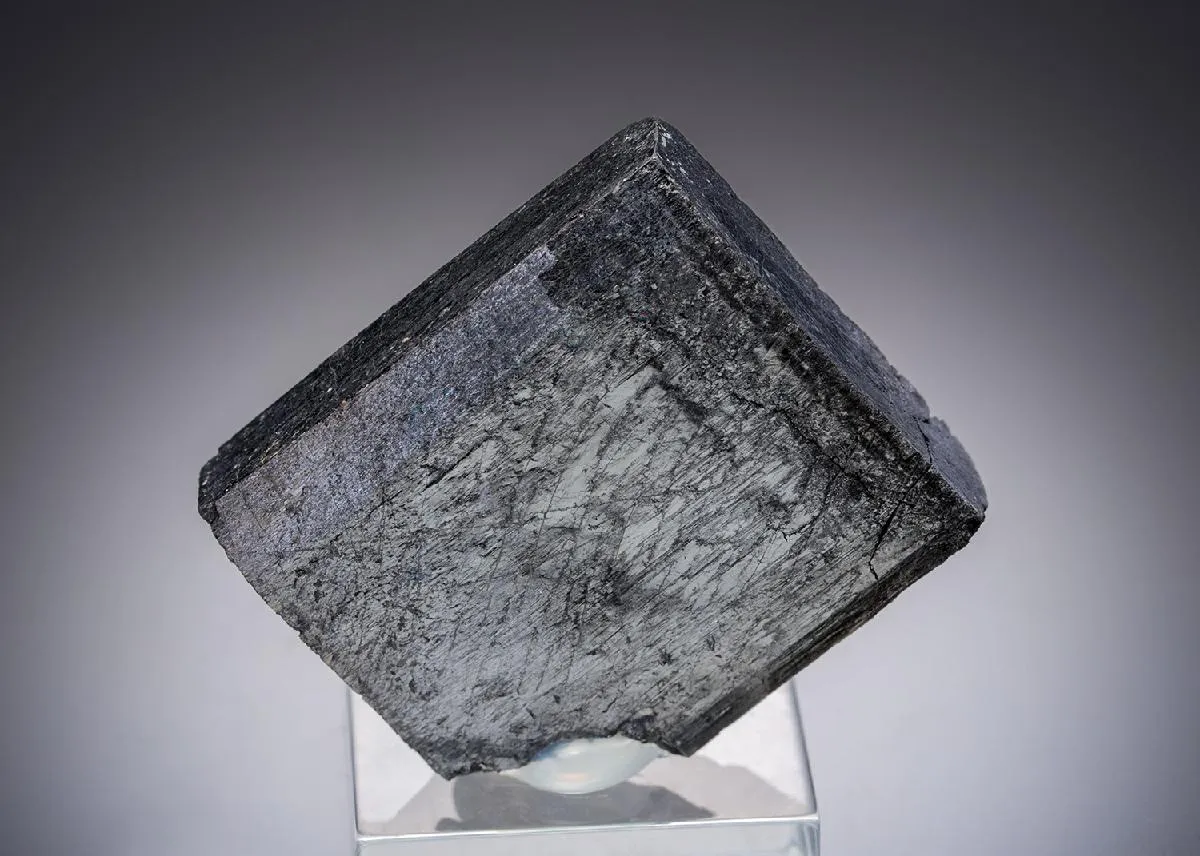 Tantalite-(Mn) - image 1