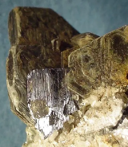 Tantalite-(Mn), Muscovite - image 2