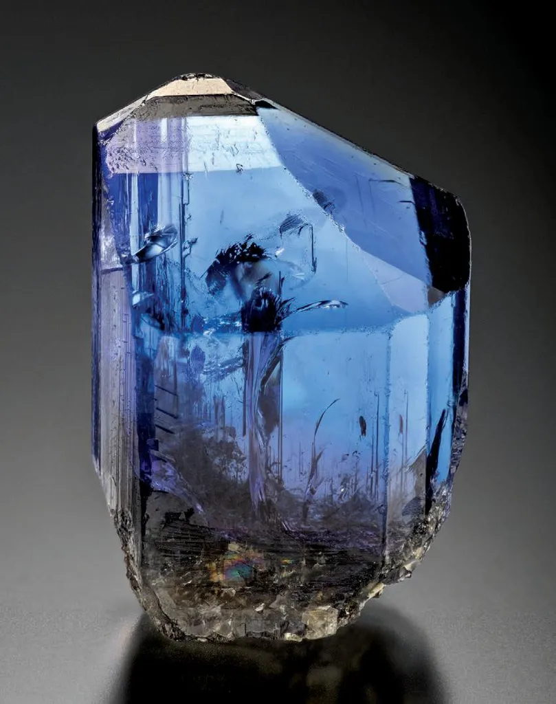 Tanzanite (var. of Zoisite) image