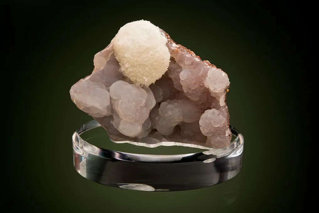 Tarbuttite on Smithsonite - image 2
