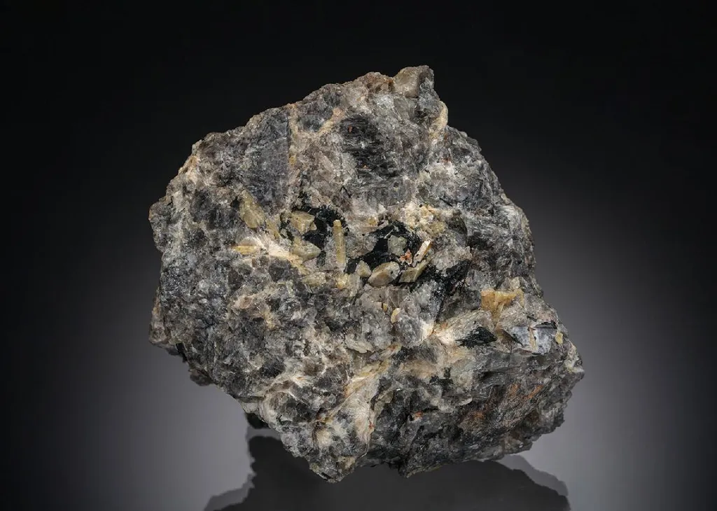 TAUSONITE with LAMPROPHYLLITE and Aegirine image