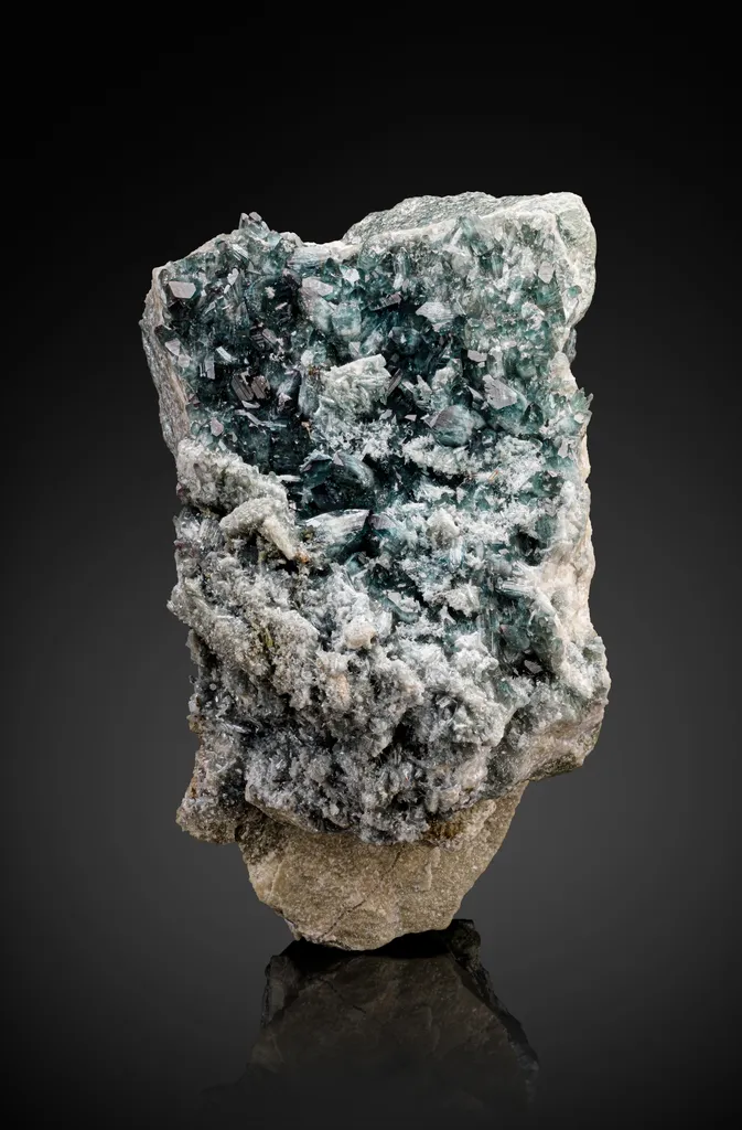 Tenebrescent Diopside - image 2