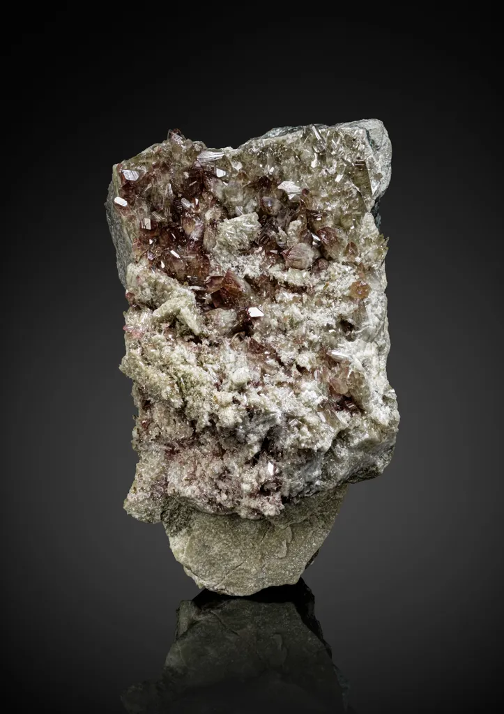 Tenebrescent Diopside image