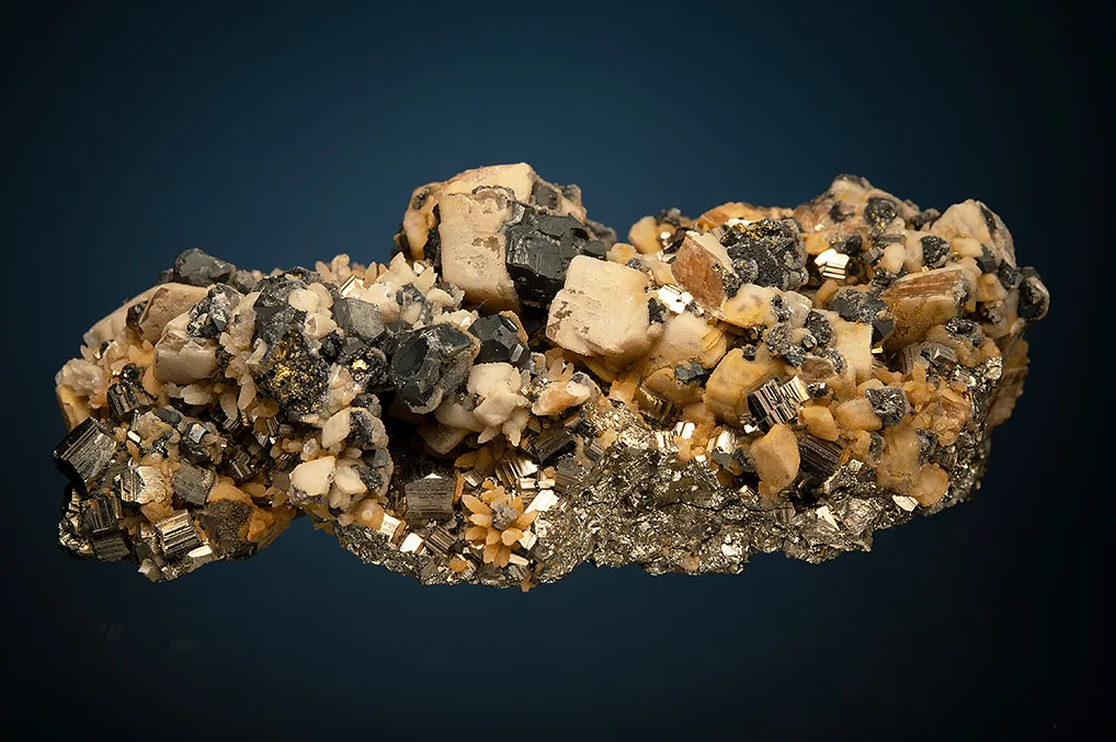 Tennantite with Chalcopyrite, Pyrite and Siderite - image 5