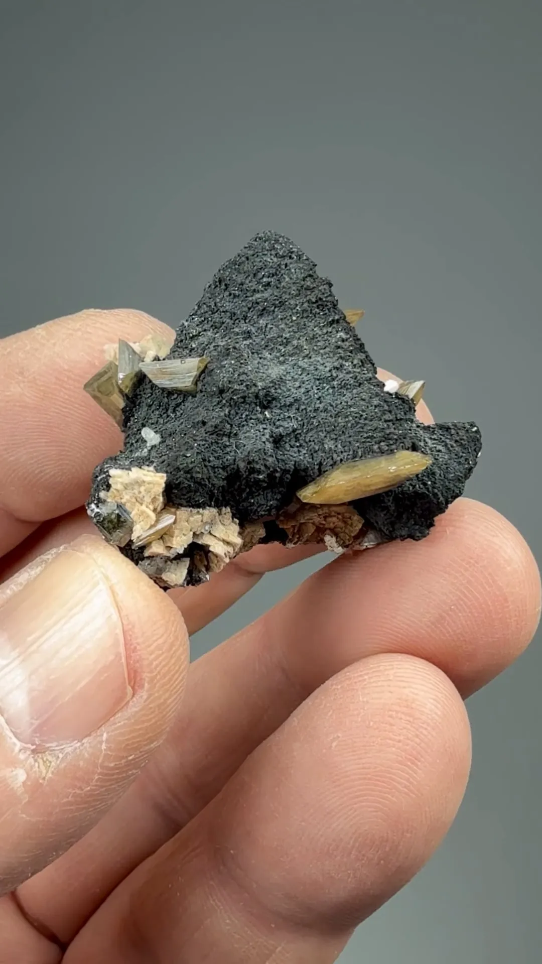 Tennantite with Wulfenite - image 2