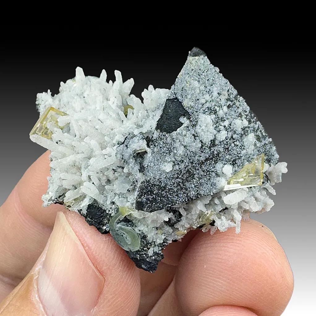Tennantite with Wulfenite, Quartz