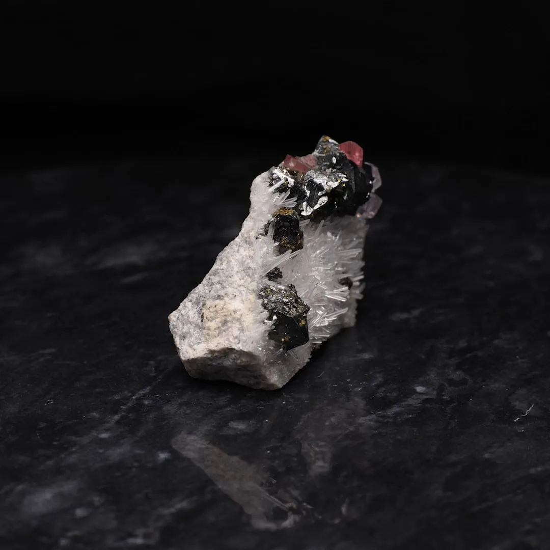 Tetrahedrite, Rhodochrosite, Chalcopyrite, Fluorite - image 2