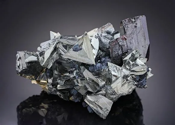 Tetrahedrite with HUBNERITE image