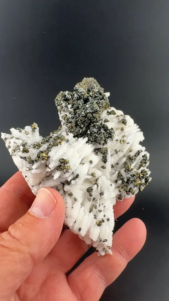 Tetrahedrite with Quartz, Chalcopyrite - image 2