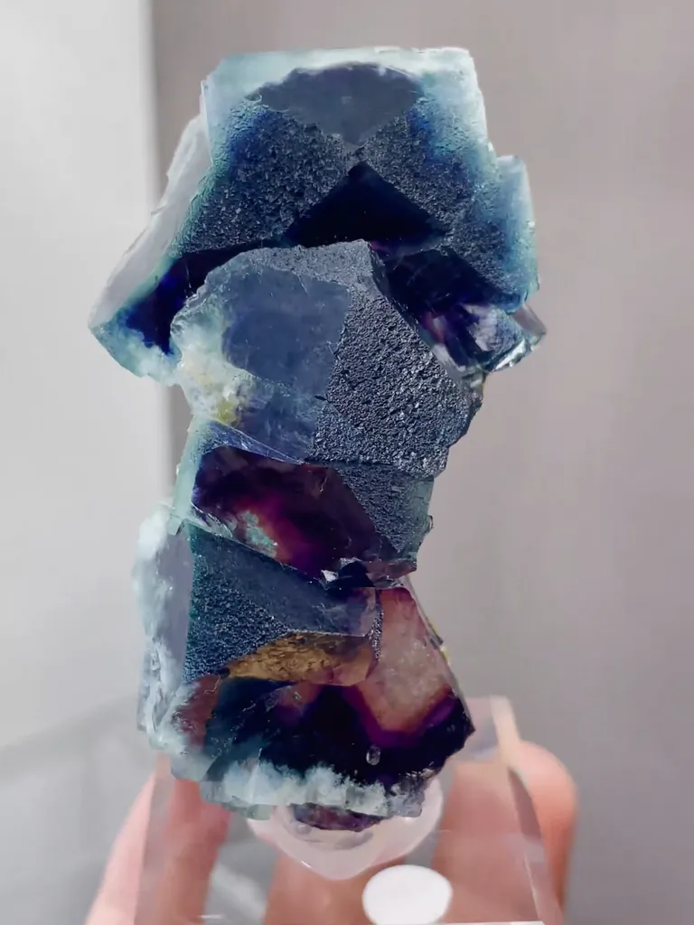The Natural Blue Purple Phantom Fluorite comes from Yindu,Inner Mongolia 45*20*70MM image