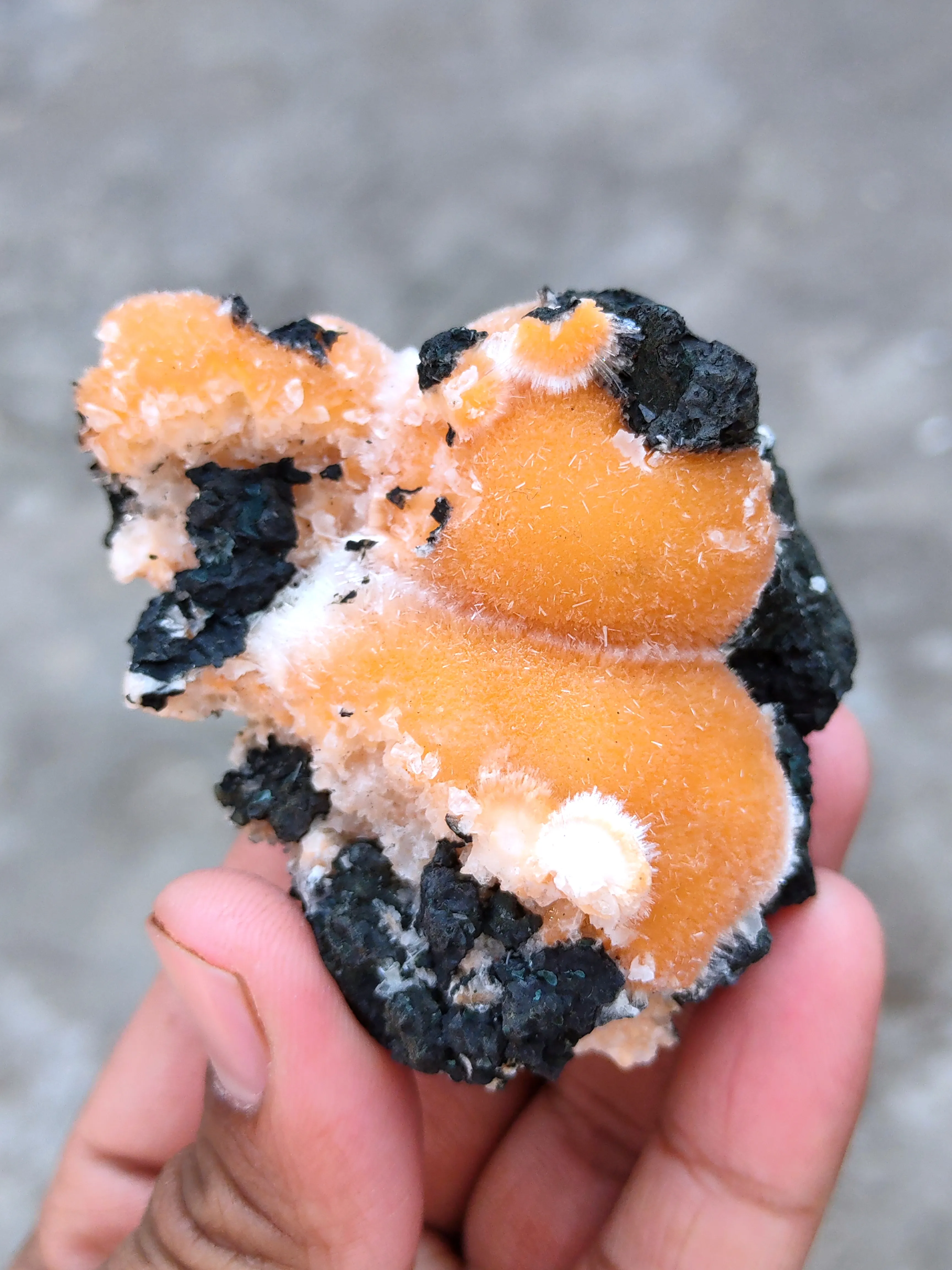 Thomsonite balls on Matrix - image 2