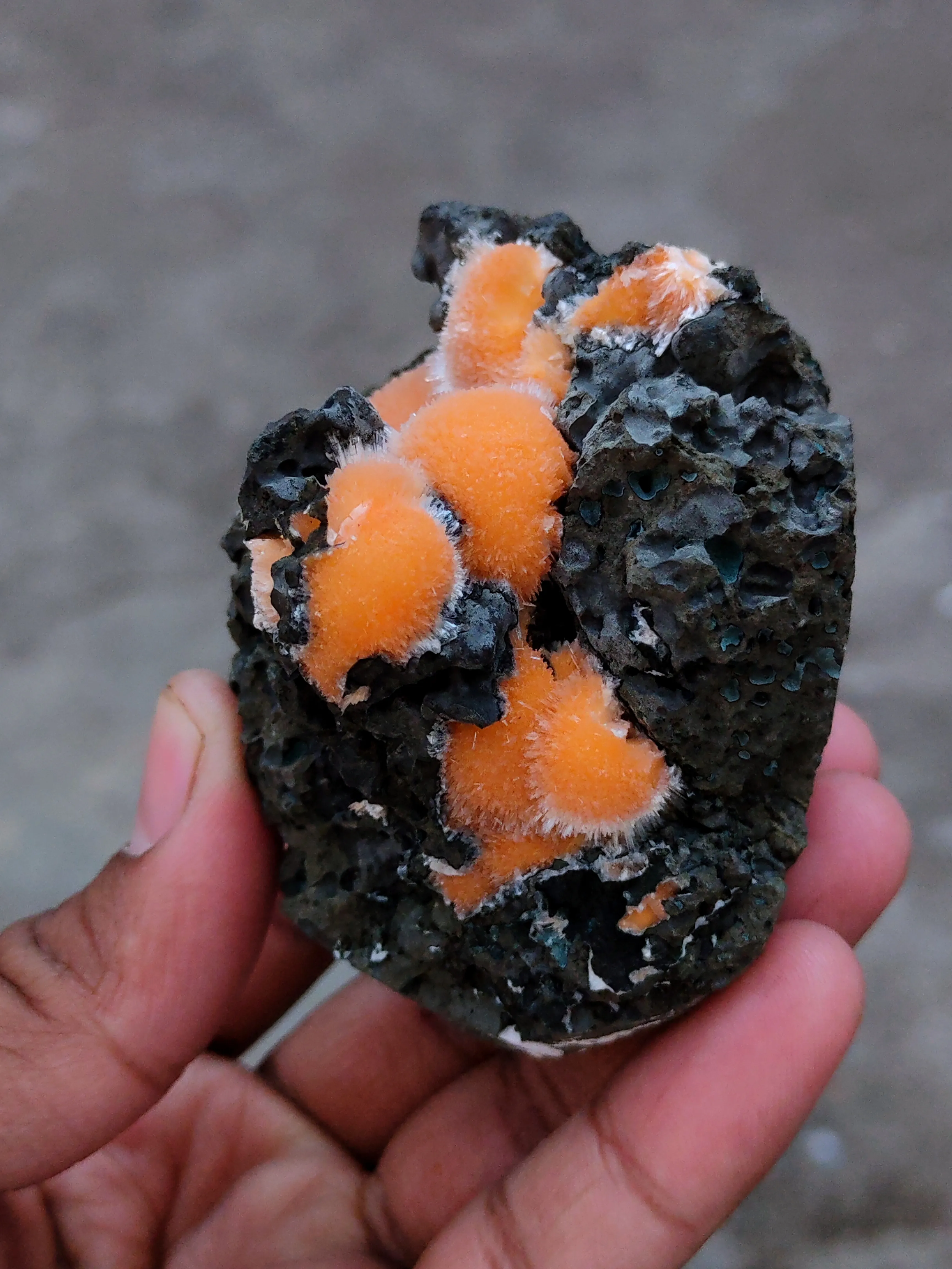 Thomsonite balls on Matrix - image 7