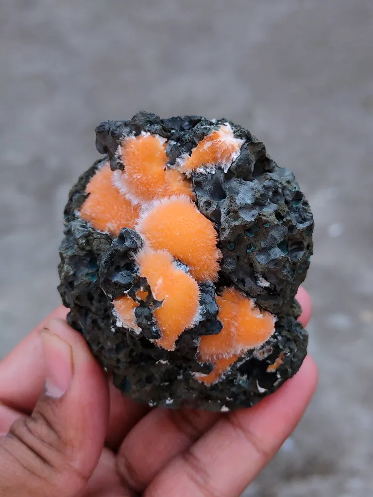 Thomsonite balls on Matrix - image 2