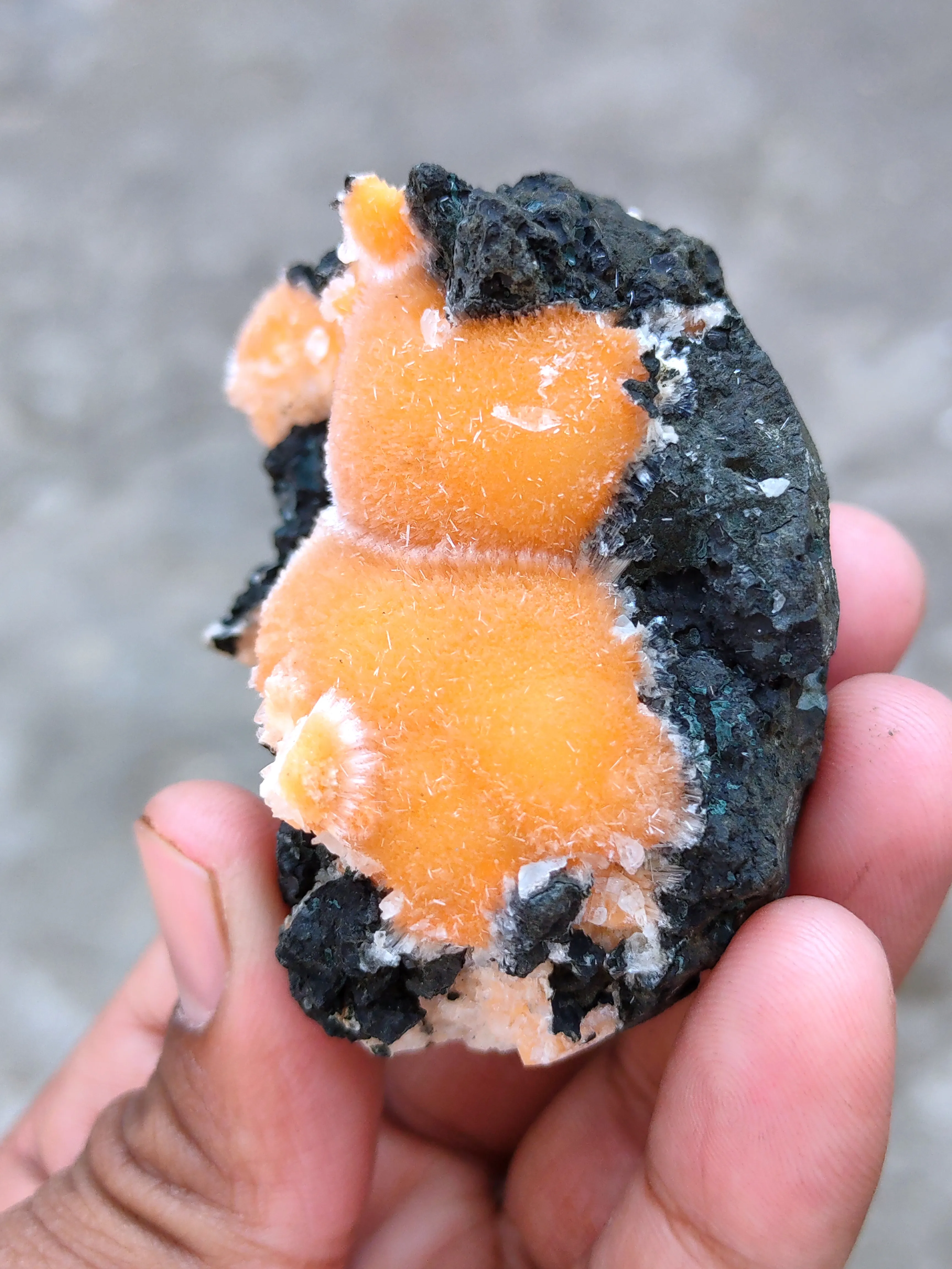 Thomsonite balls on Matrix - image 3