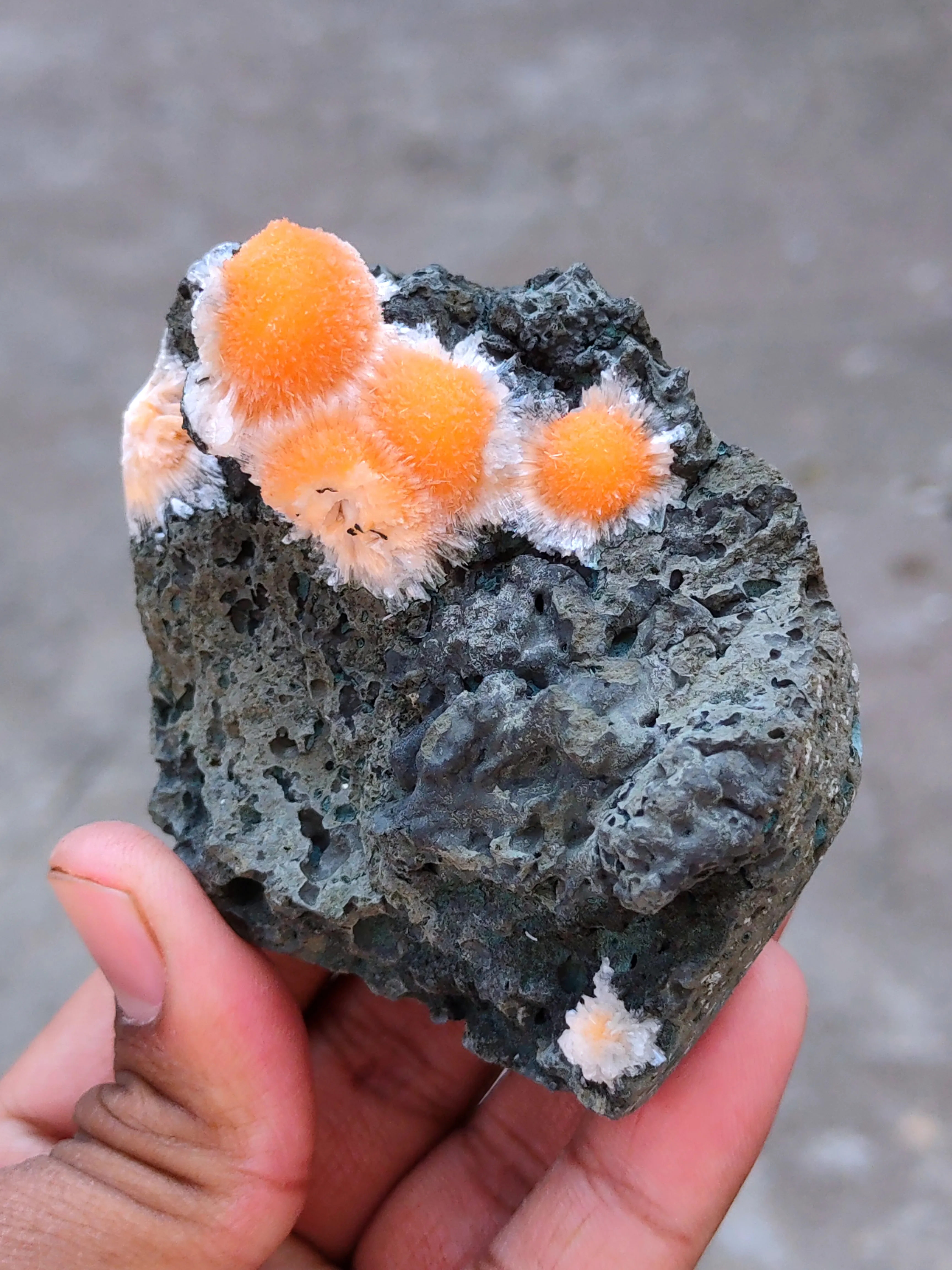 Thomsonite balls on Matrix - image 6