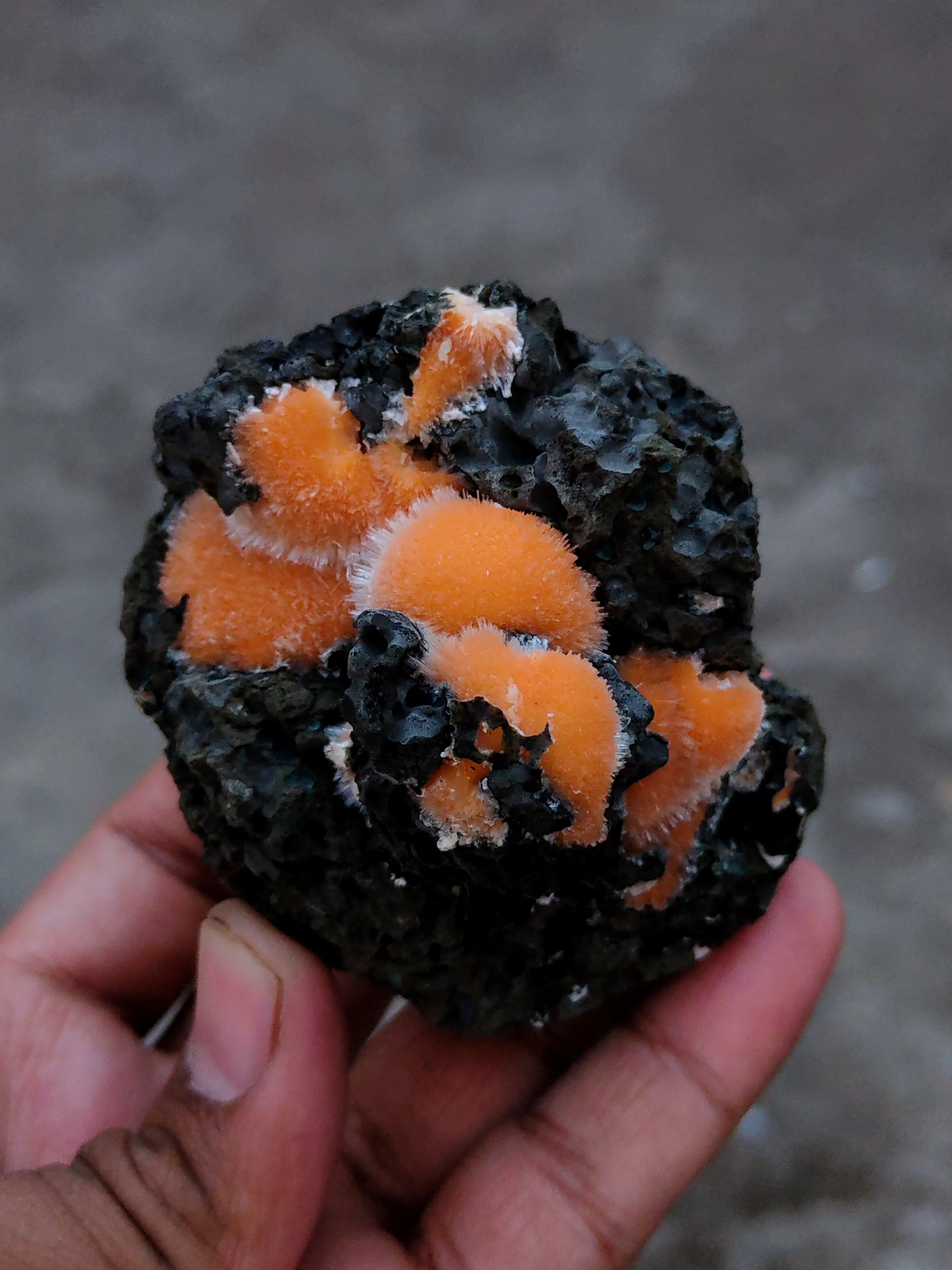 Thomsonite balls on Matrix - image 5