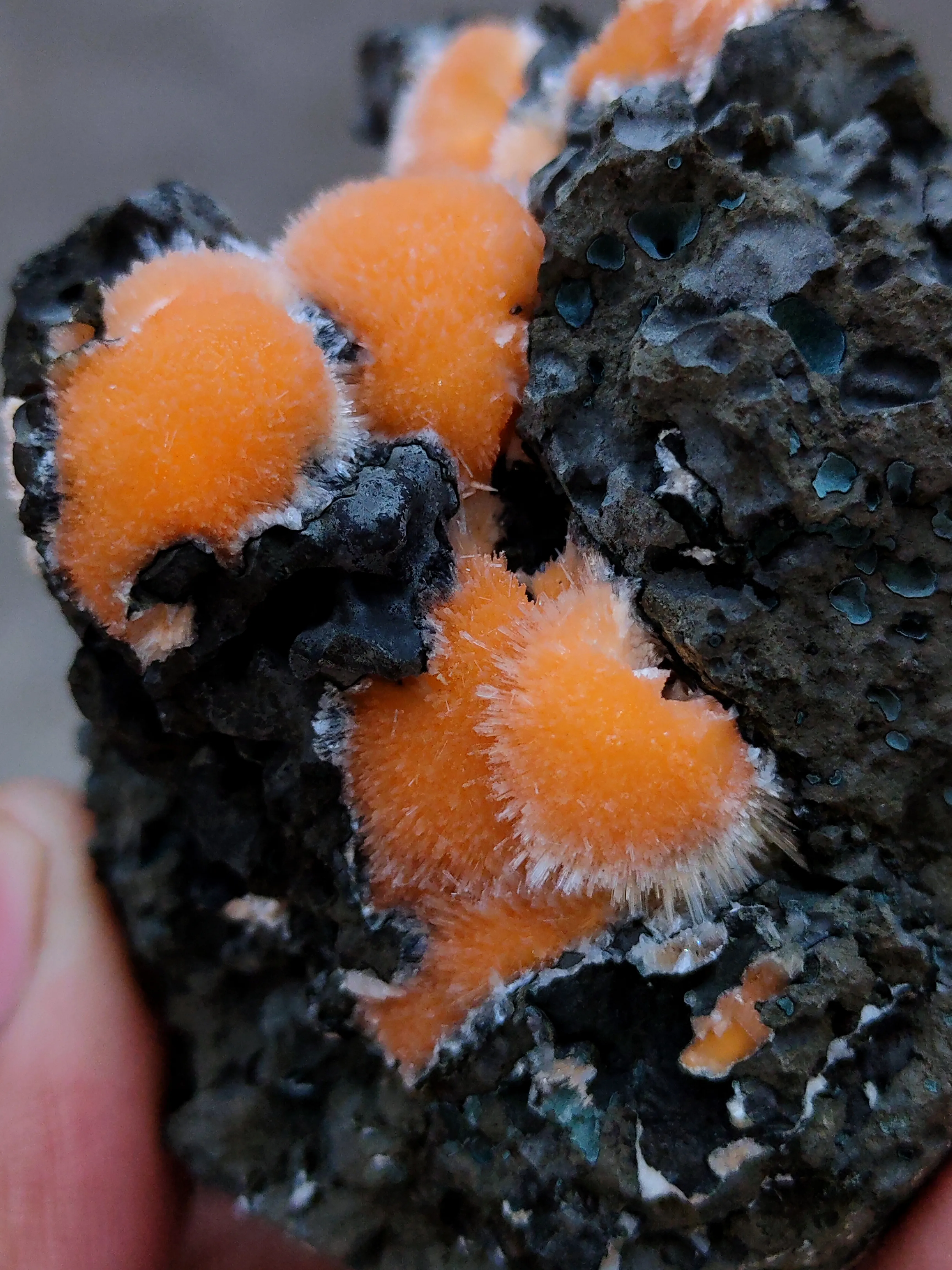 Thomsonite balls on Matrix - image 6