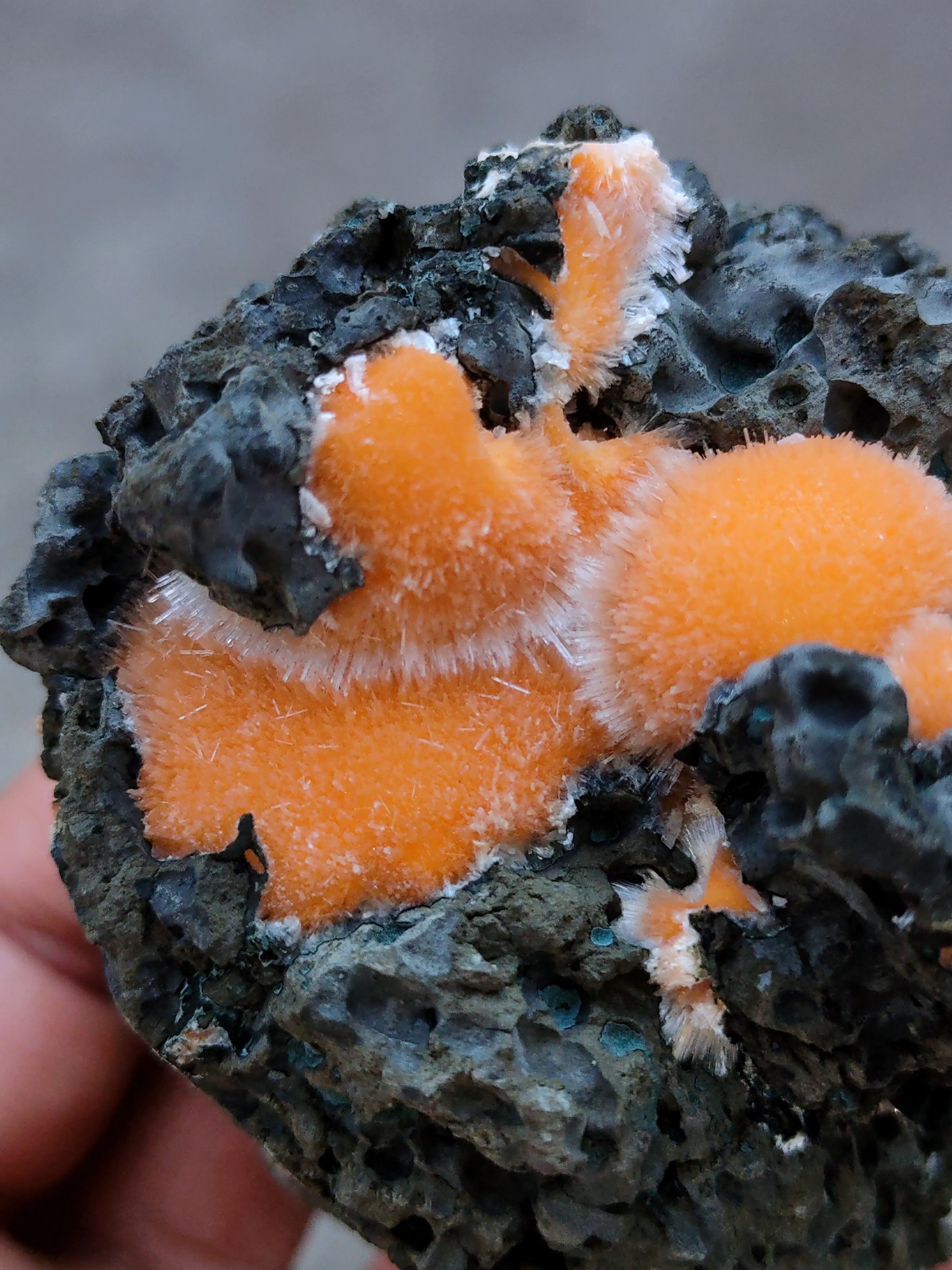 Thomsonite balls on Matrix - image 3