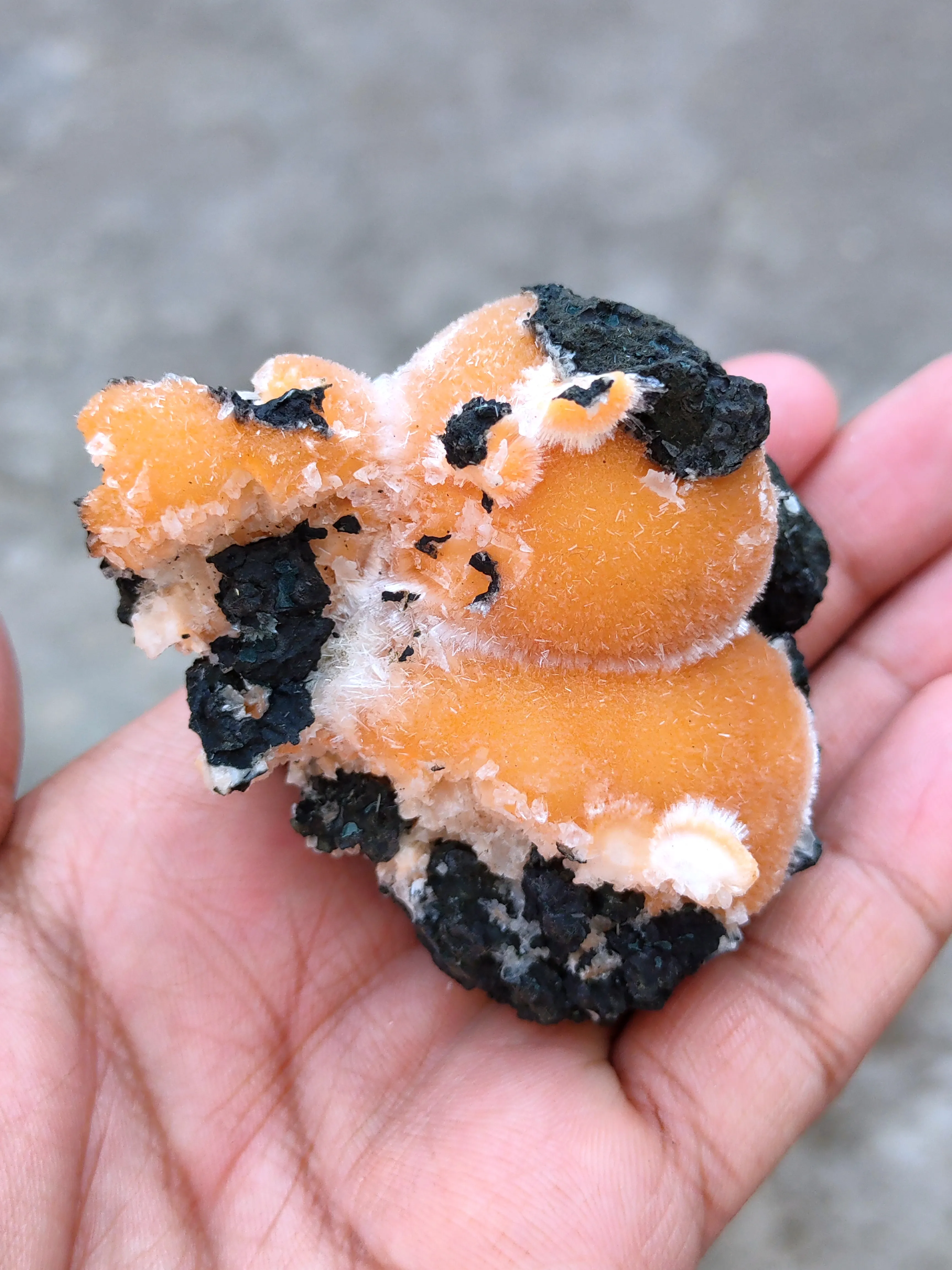 Thomsonite balls on Matrix - image 4