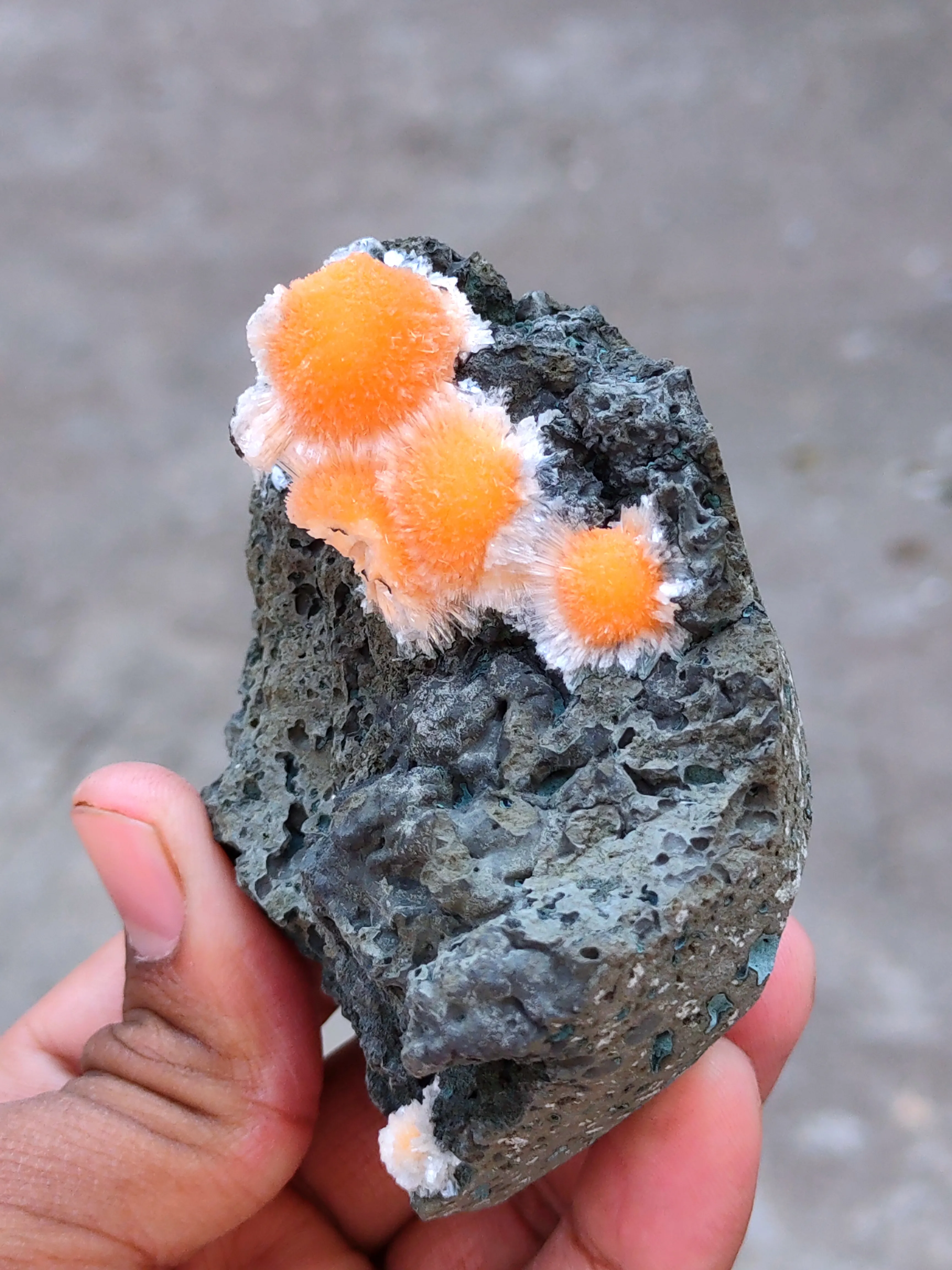 Thomsonite balls on Matrix - image 4