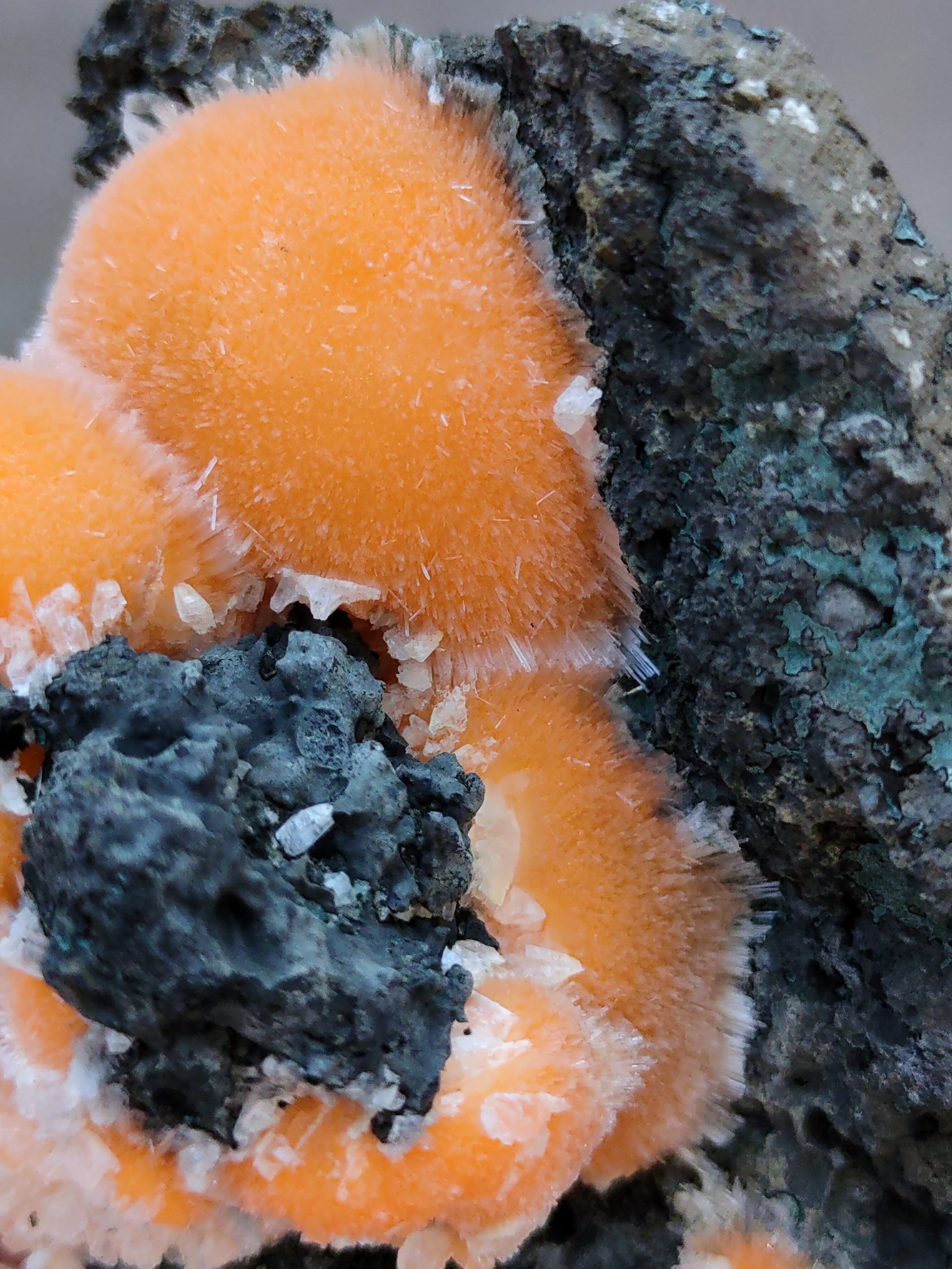 Thomsonite balls on Matrix - image 3