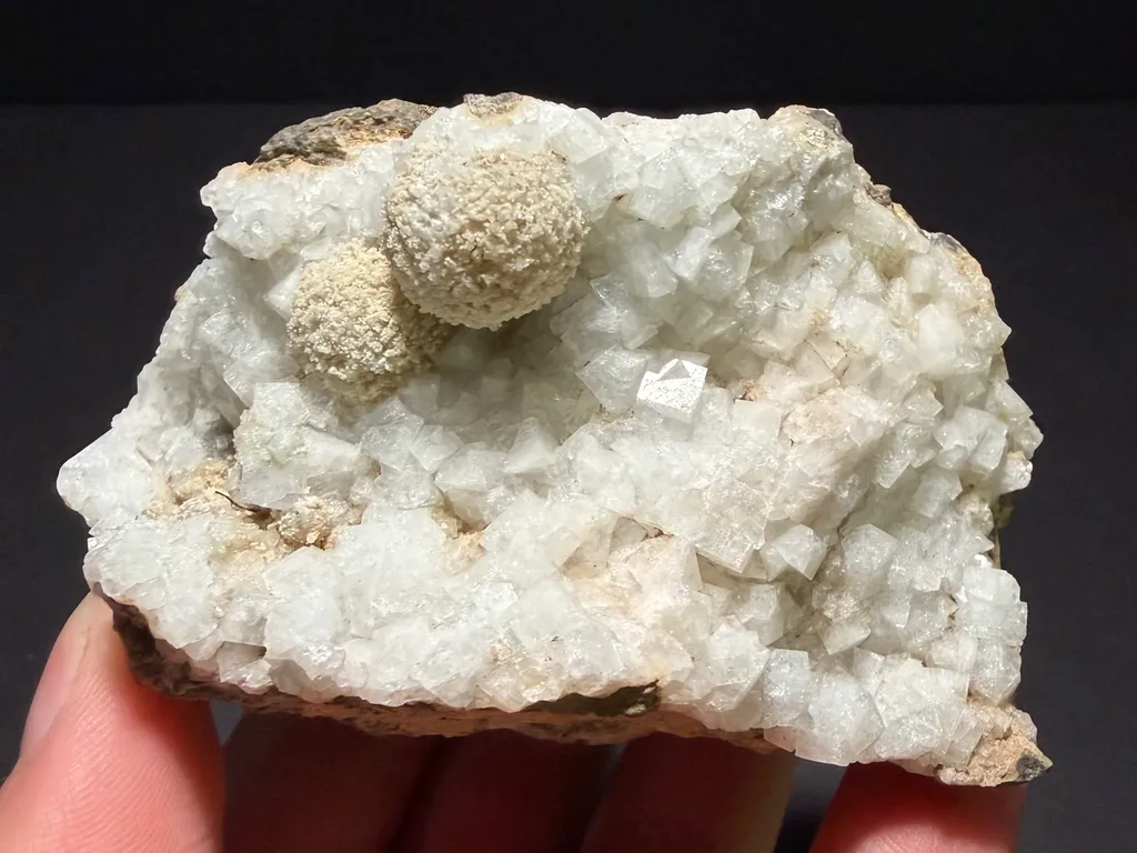Thomsonite, Chabazite image